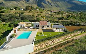 Villa Etesiae